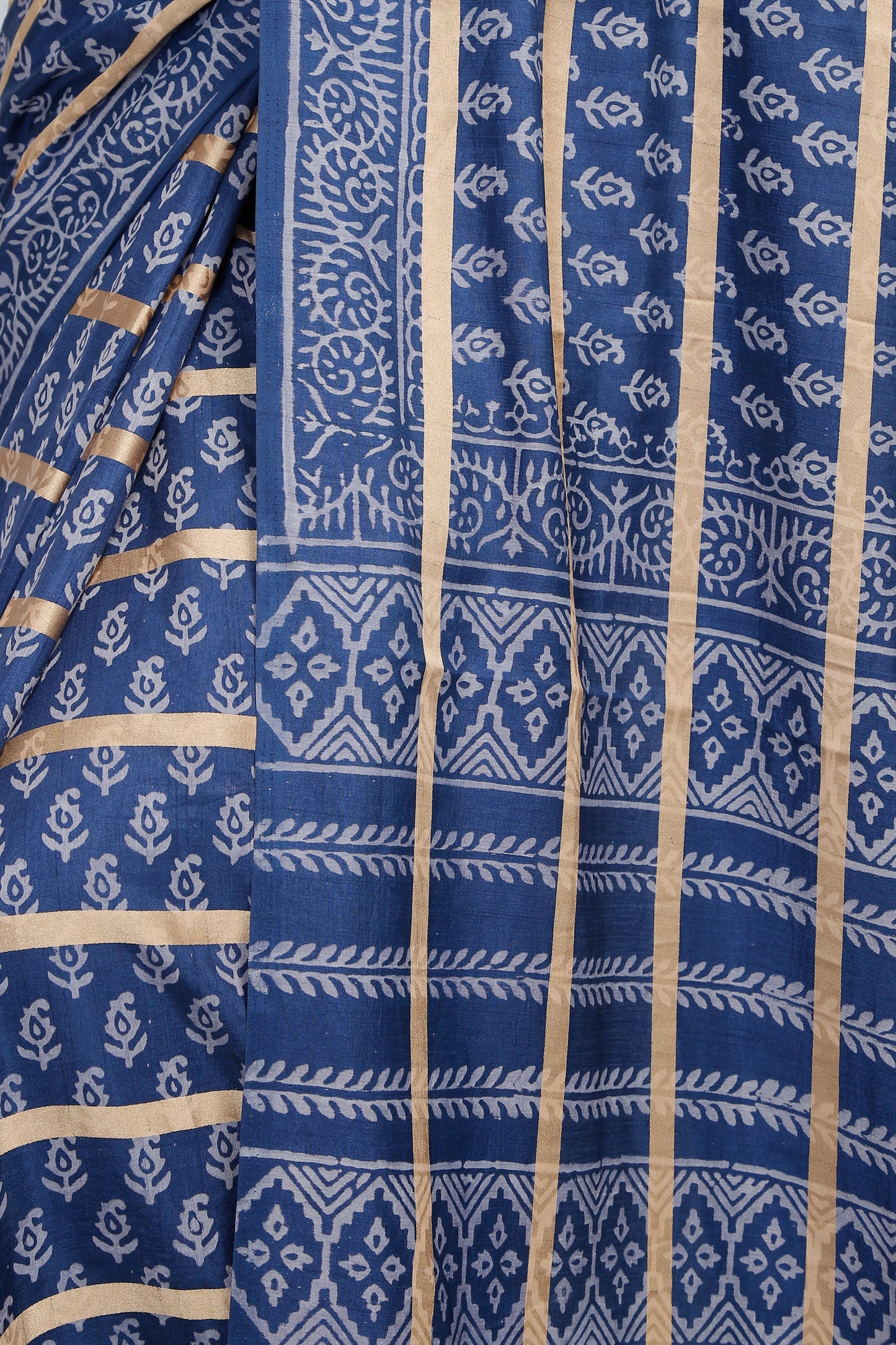 ‘Admiral Champagne’ Sanganeri Discharge Chanderi Silk Saree ( Kozāja )