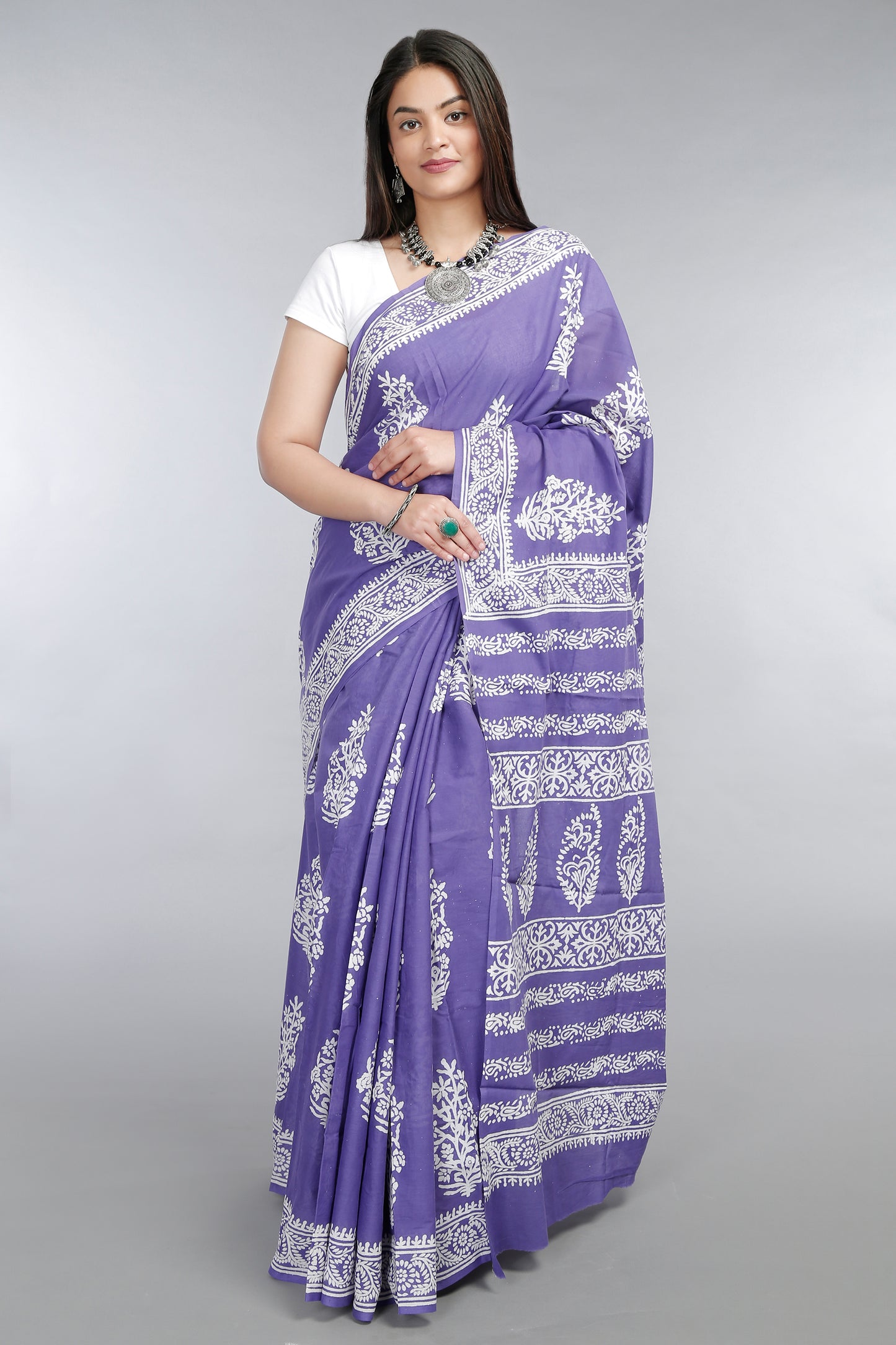 ‘Iris’ Sanganeri Discharge Mul Mul Karpāsa Saree